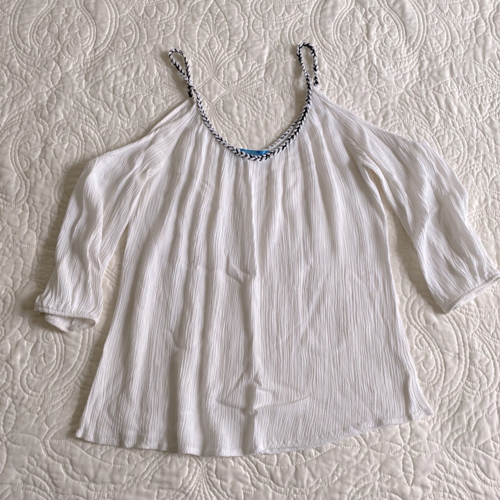 Cute white top